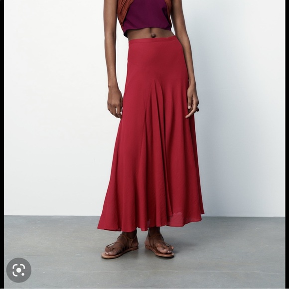 Zara Dresses & Skirts - Zara Limited edition flowy skirt